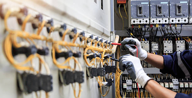 Professional Electrician technician working in Venus, TX